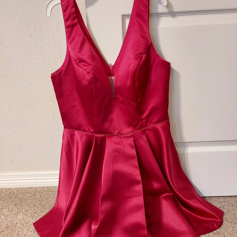 Tailored dark red short formal dress.